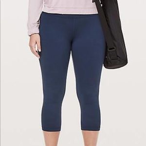 LULULEMON Navy Align Cropped Leggings